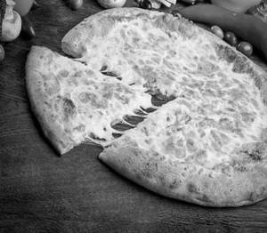 Super Margherita Pizza