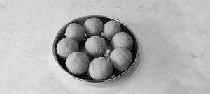Besan Laddu