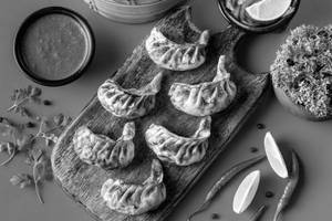Chicken Hariyali Momos [6 Pieces]