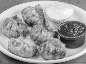 Veg Fried Momo (8 Pcs) 