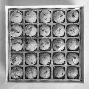 Boondi Ladoo Box (25pcs)