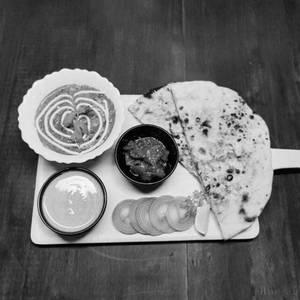 Dal Makhani & Baby Masala Kulcha Combo ( 2 Pcs )