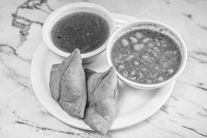 Jain Samosa Chole (2 pieces)