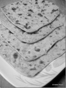 Onion Paratha (2 Pcs)