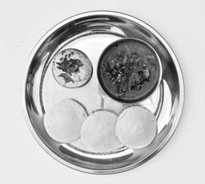 Idli [4Pcs] + [Sambar & Chutney]