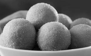 Besan Laddu