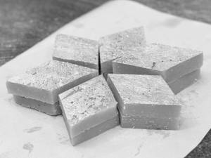 Kesar Kaju Katri .