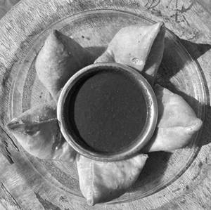 Aloo Paneer Samosa (1 Pc)