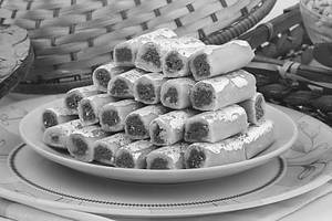 Kaju Pista Roll