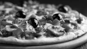 Veg Grande Pizza [Riccota,Broccoli,Bellpepper,Mushroom,Corn,Jalapeno,Grilled Onion,Paneer,Olives]