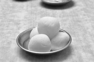 Rasgulla (1 PC))