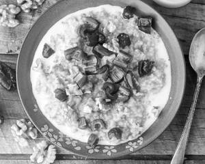 Superfood Chia Walnut Date Overnight Oats