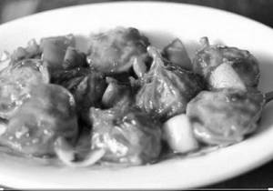 Chicken Gravy Momos  ( 6 Pcs )