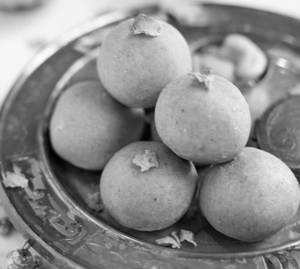 Besan Laddoo
