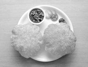 Chhole Bhature (2 Pcs)
