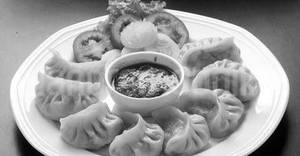 Cheese chicken momos