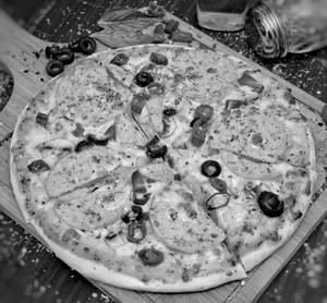 12" Chicken Salami Pizza 