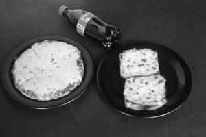 Margherita Pizza With Cheese Garlic Bread And Coke [250 Ml] Combo