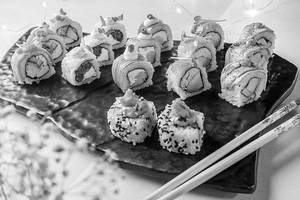 Sushi Party Sampler (24 Pieces)