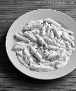 Veg Pasta In White Sauce