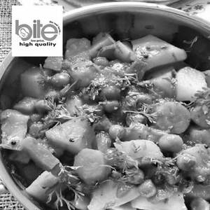 Aloo Gajar Matar