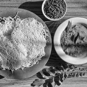 2 Idiappam + Cherupayar Curry (green Gram)