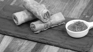 Schezwan Roll (2 Pcs)