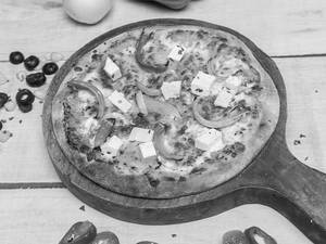 Makhani Paneer Pizza