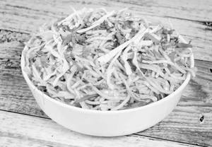 Veg Hakka Noodles[ 650 ml serves 1-2]