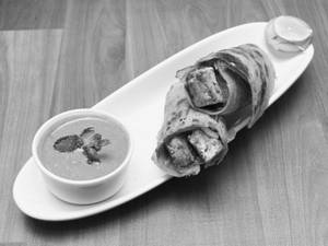 Paneer Roll (1 Pc)