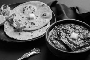 Sarson Da Saag+2 Makke Di Roti+ Gud (jaggery)