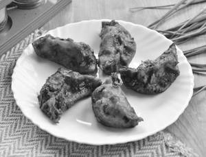 Chicken Pan Fried Momo ( 10 Pcs )