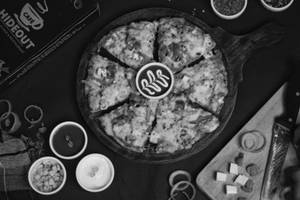 Hideout Loaded Veg Pizza