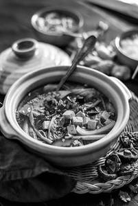 HOT & SOUR VEG SOUP