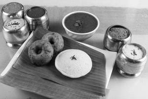 Idli Vada [120 Grams]