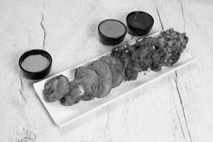 Mix Pakoda Platter(14-15 Pieces)