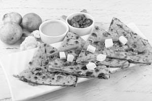 Paneer Pyaaz Paratha TANDOORI