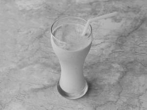 Anjeer Milkshake