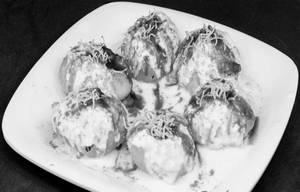 Dahi Sev Batata Puri
