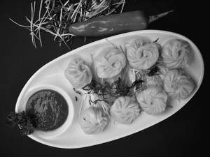 Veg Momos ( 6 Pcs)