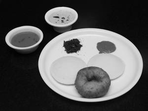 2 Idli & 1 Vada