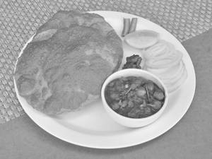 Chana Poori (3 Pooris)