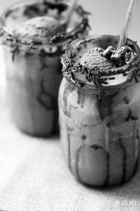 Snicker Bar Shake