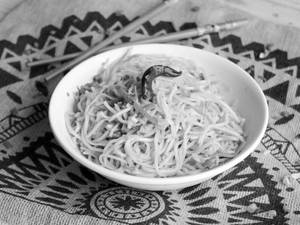 Veg Hakka Noodles ( Full - 600g ) 