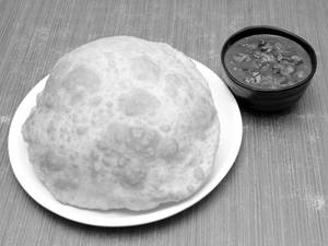 Chole Bhature (1 Pc)