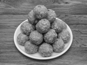 Laddu (5 Pcs)