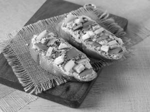 Garlic Bread With Topping