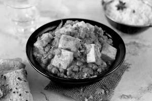 Mater paneer