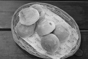 Sweet Nut Buns (2 Pieces)