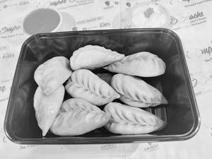 Steamed Wheat Paneer Momos